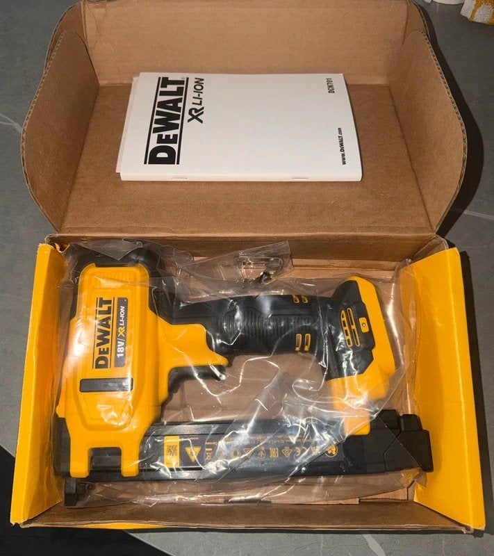 dewalt DCN701N 18V XR accutacker / nietmachine nieuw, Ophalen of Verzenden, Zo goed als nieuw, DeWalt