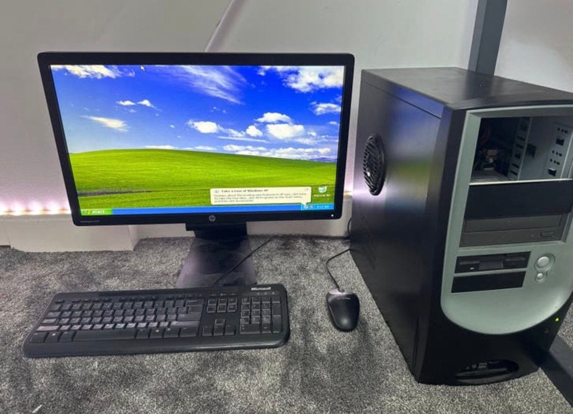 Vintage Desktop PC setup met Windows XP, Computers en Software, Desktop Pc's, Gebruikt, 3 tot 4 Ghz, HDD, 16 GB, Met monitor, Gaming