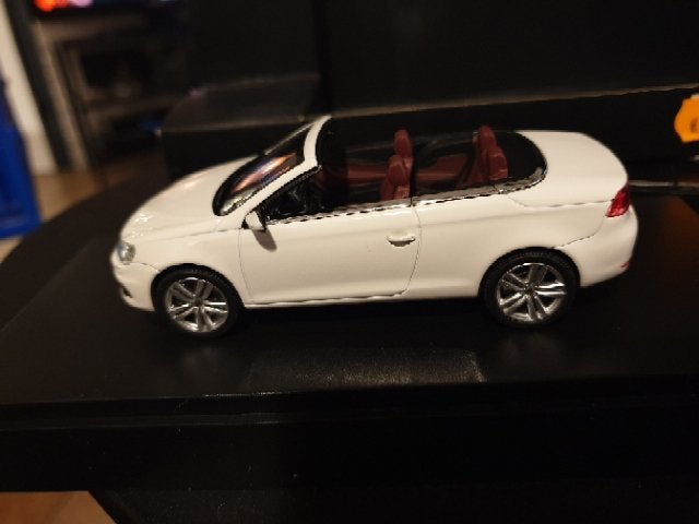 Volkswagen EOS 1/43, Hobby en Vrije tijd, Modelauto's | 1:43, Ophalen of Verzenden, Nieuw, Auto, Schuco