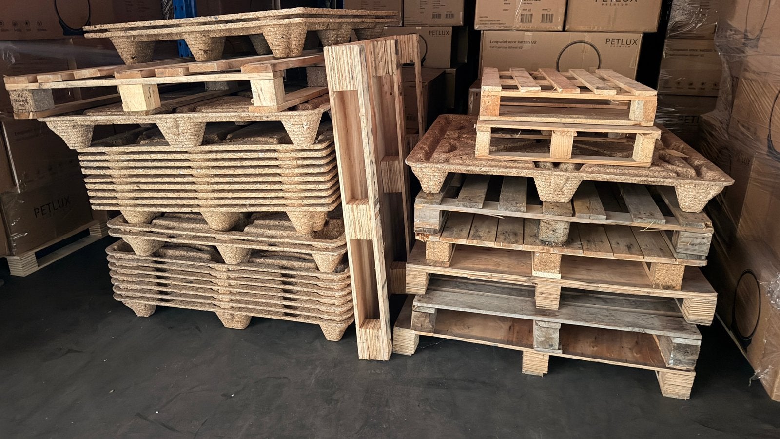 Partij blok pallets geperst en normaal, Doe-het-zelf en Verbouw, Minder dan 25 mm, Ophalen of Verzenden, Zo goed als nieuw, Pallet