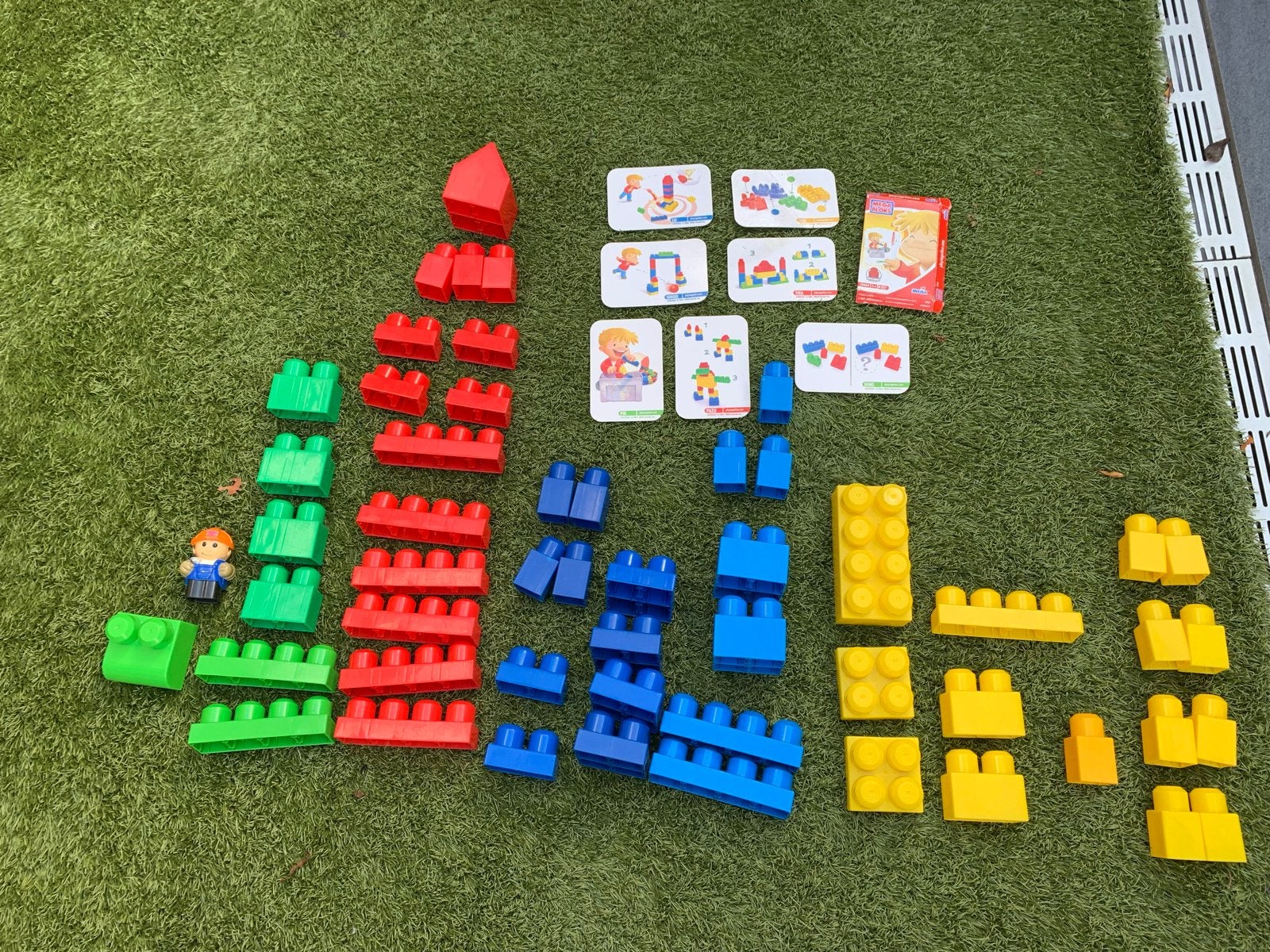 Megablocs Grote blokken set met poppetje en voorbeeldkaarten, Ophalen of Verzenden, Gebruikt, Overige merken