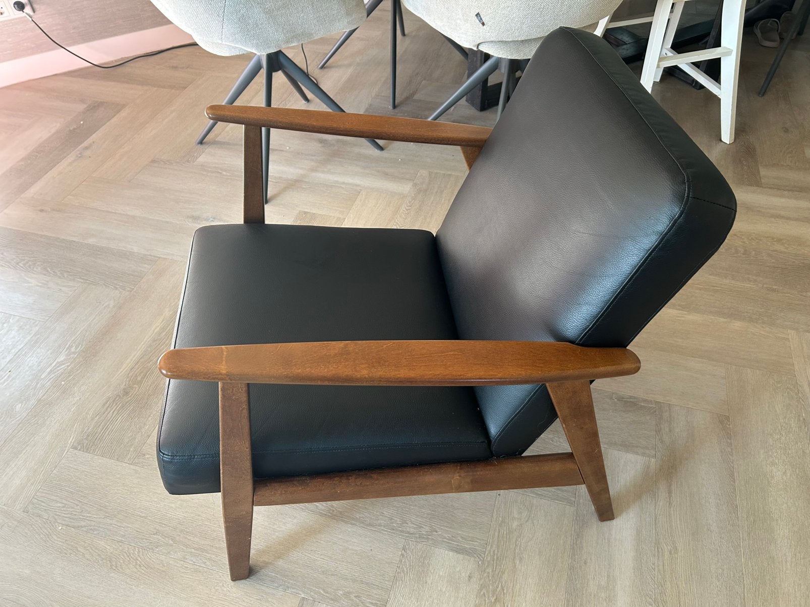 2 stuks ekenaset stoelen zwart leer, Huis en Inrichting, Banken | Sofa's en Chaises Longues, Eenpersoons, Minder dan 75 cm, Leer