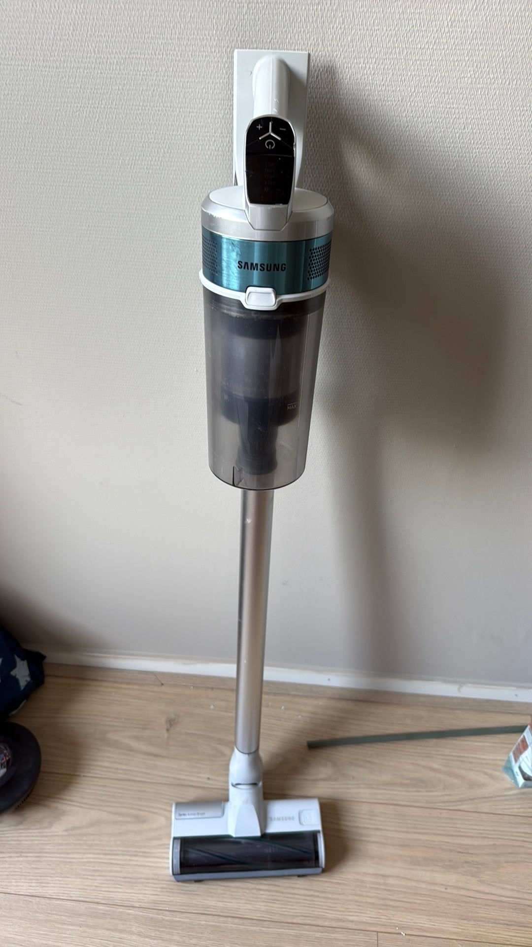 Samsung Jet 70 Turbo steelstofzuiger + extra accu, Witgoed en Apparatuur, Stofzuigers, Ophalen, Draadloos, Zo goed als nieuw, Reservoir