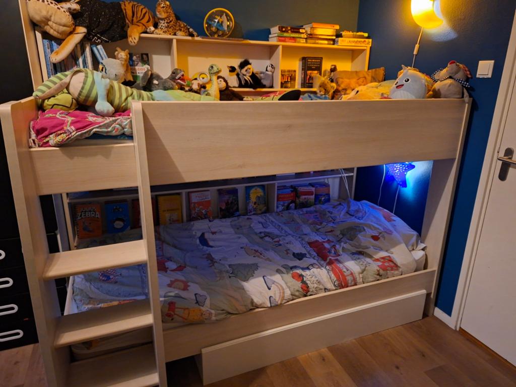 Stevig stapelbed met opbergruimte en boekenplanken, Gebruikt, 90 cm, 160 tot 180 cm, Tweepersoons