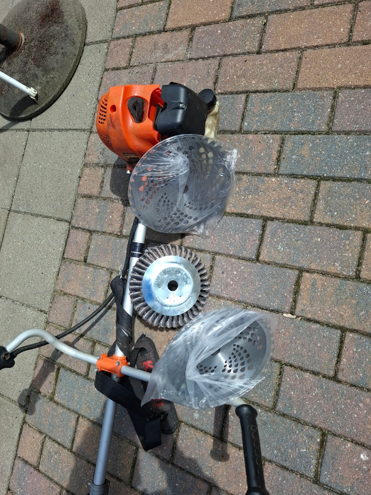 Kibani Benzine Bosmaaier 5-in-1 met Accessoires, Benzine, Ophalen of Verzenden, Zo goed als nieuw, Kibani