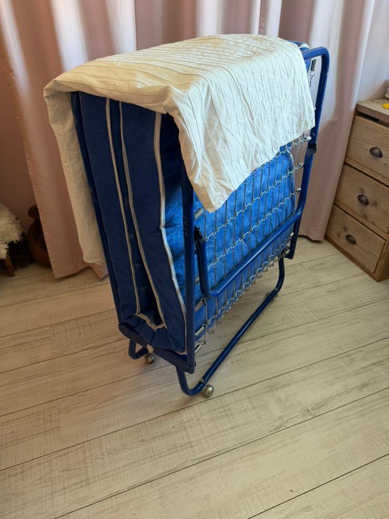 IZGS 1 Pers Logeer Opklapbed, Ophalen, 90 cm, Eenpersoons, Zo goed als nieuw