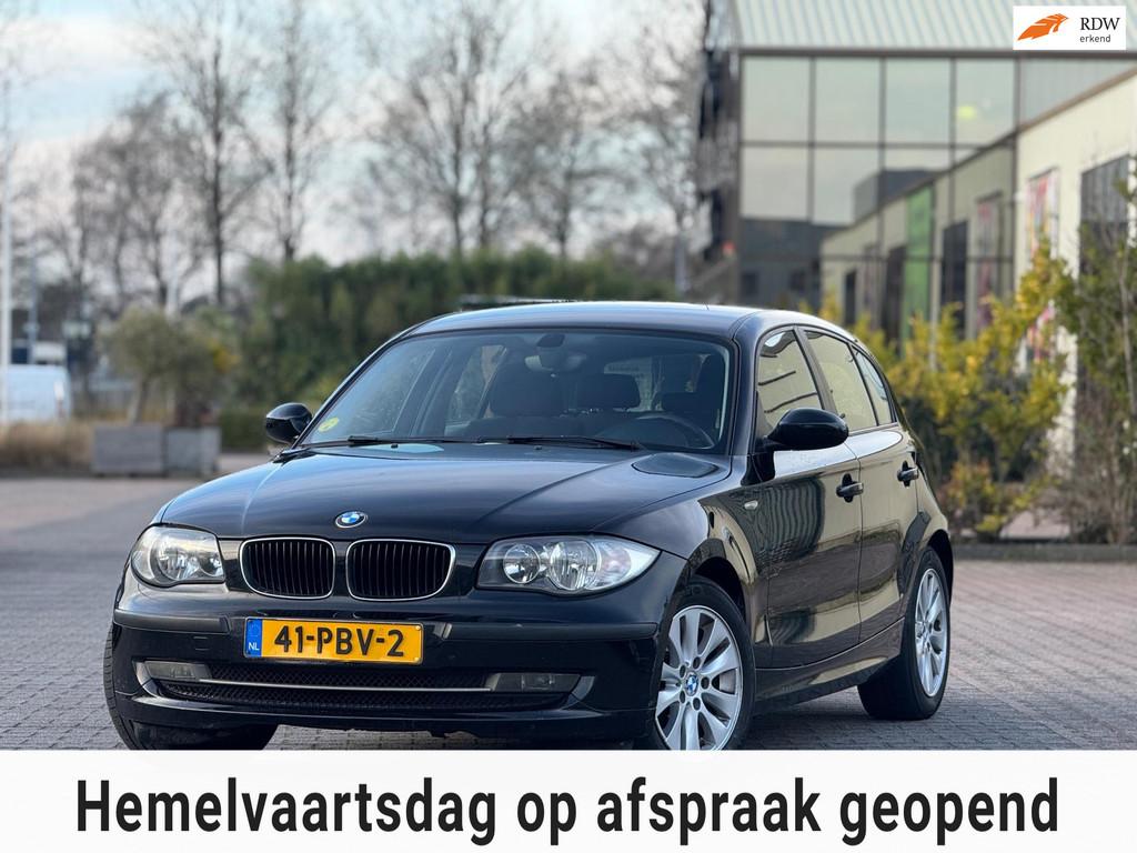 BMW 1-serie 116i | Stoelverwarming | Airco | Elektrische ram, Auto's, 1596 cc, Gebruikt, Zwart, 4 cilinders