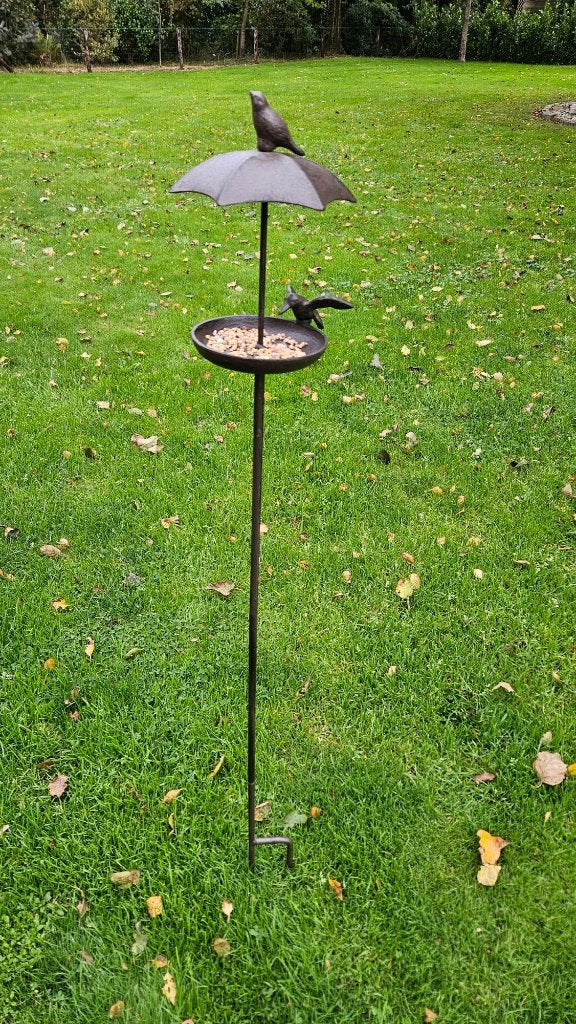 Vogelvoederstation "Onder de Paraplu" / gietijzer, Huis en tuin decoratie Marie, Nieuw, Info@huisentuindecoratiemarie.nl, Peize