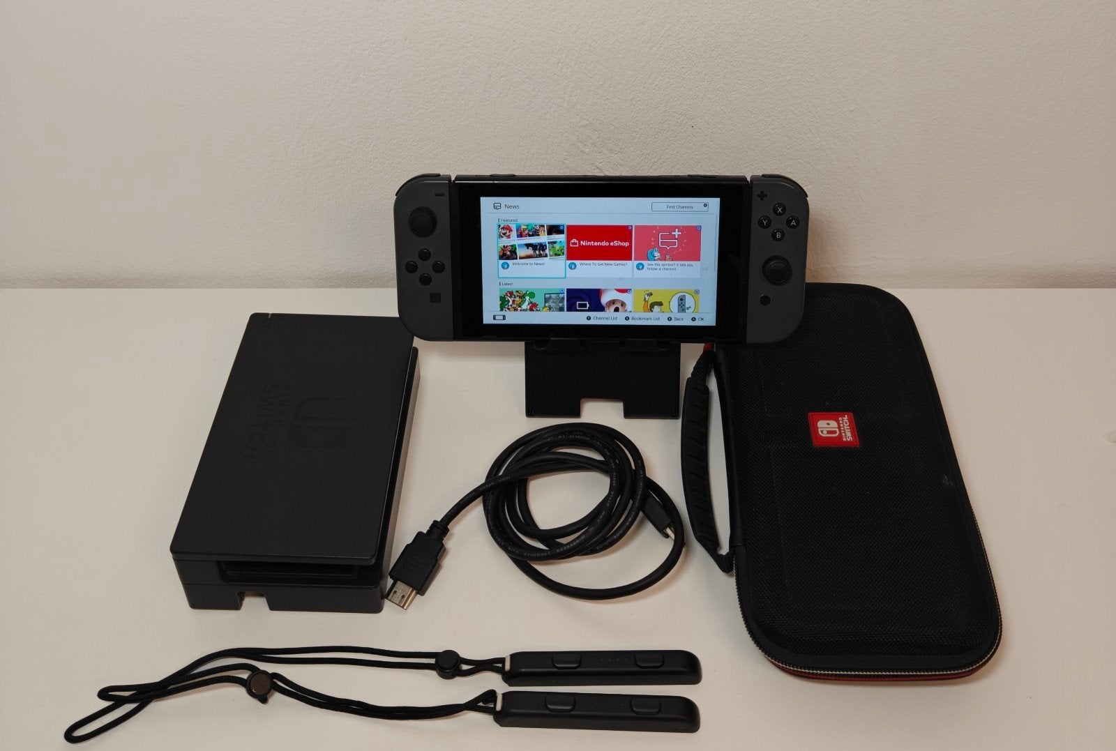 Nintendo Switch V2 - Werkt goed, veel gebruikssporen