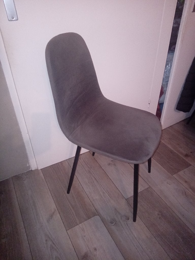 Eetkamer stoel, Ophalen, Kunststof, Zo goed als nieuw, Vier