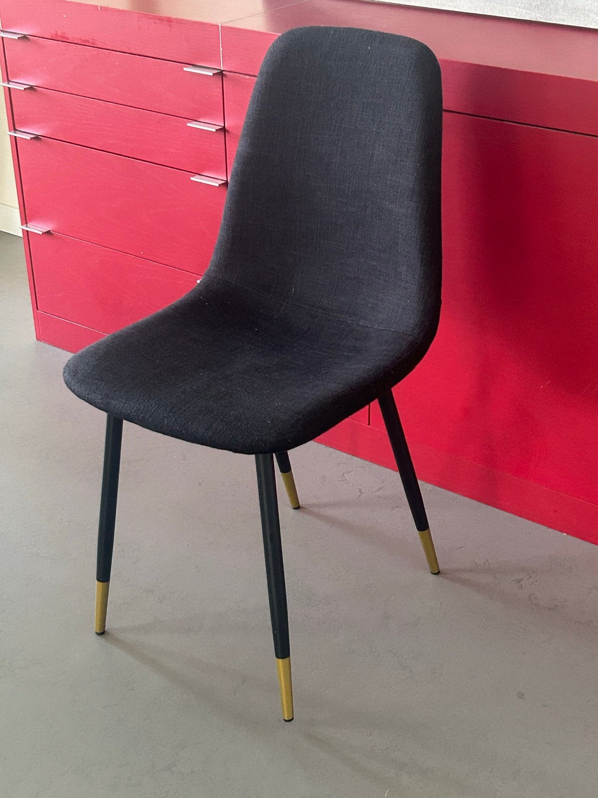 Stijlvolle zwarte eetkamerstoel van JYSK, Huis en Inrichting, Stoelen, Ophalen, Zwart, Zo goed als nieuw, Eén
