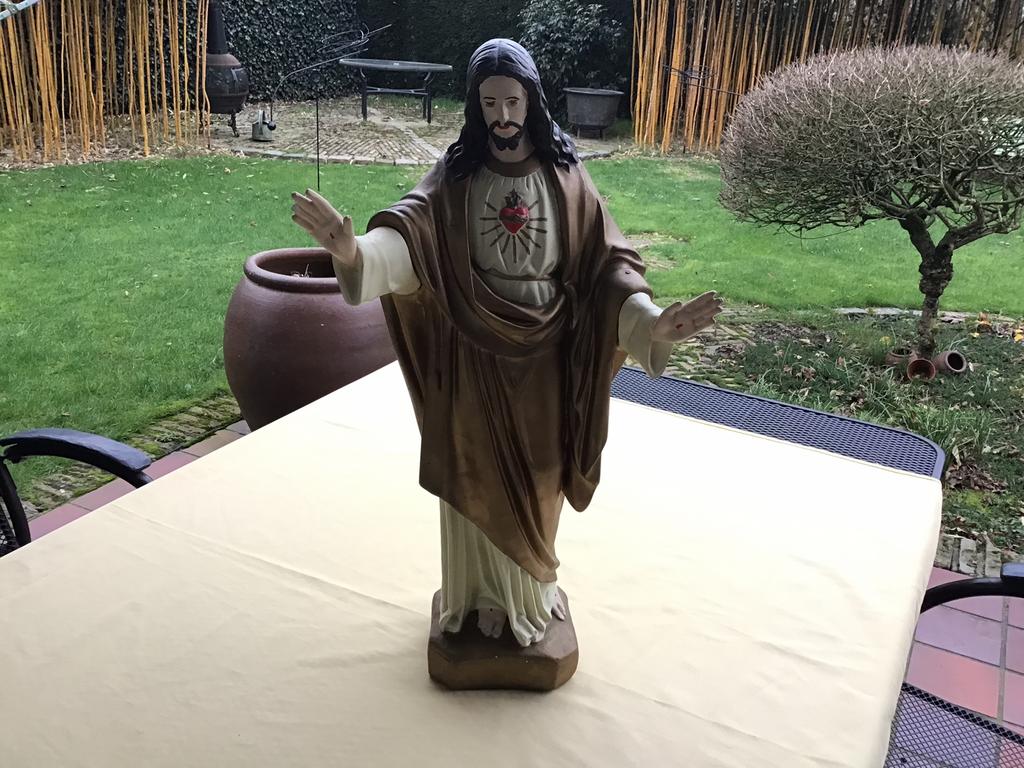 Heel mooi beeld van Jezus, Ophalen