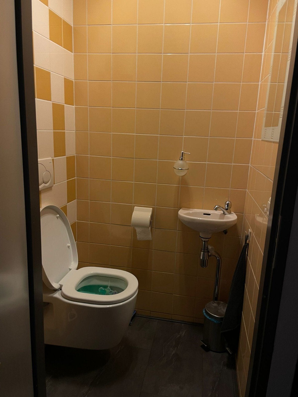 Te huur vertrek met eigen keuken., Huizen en Kamers