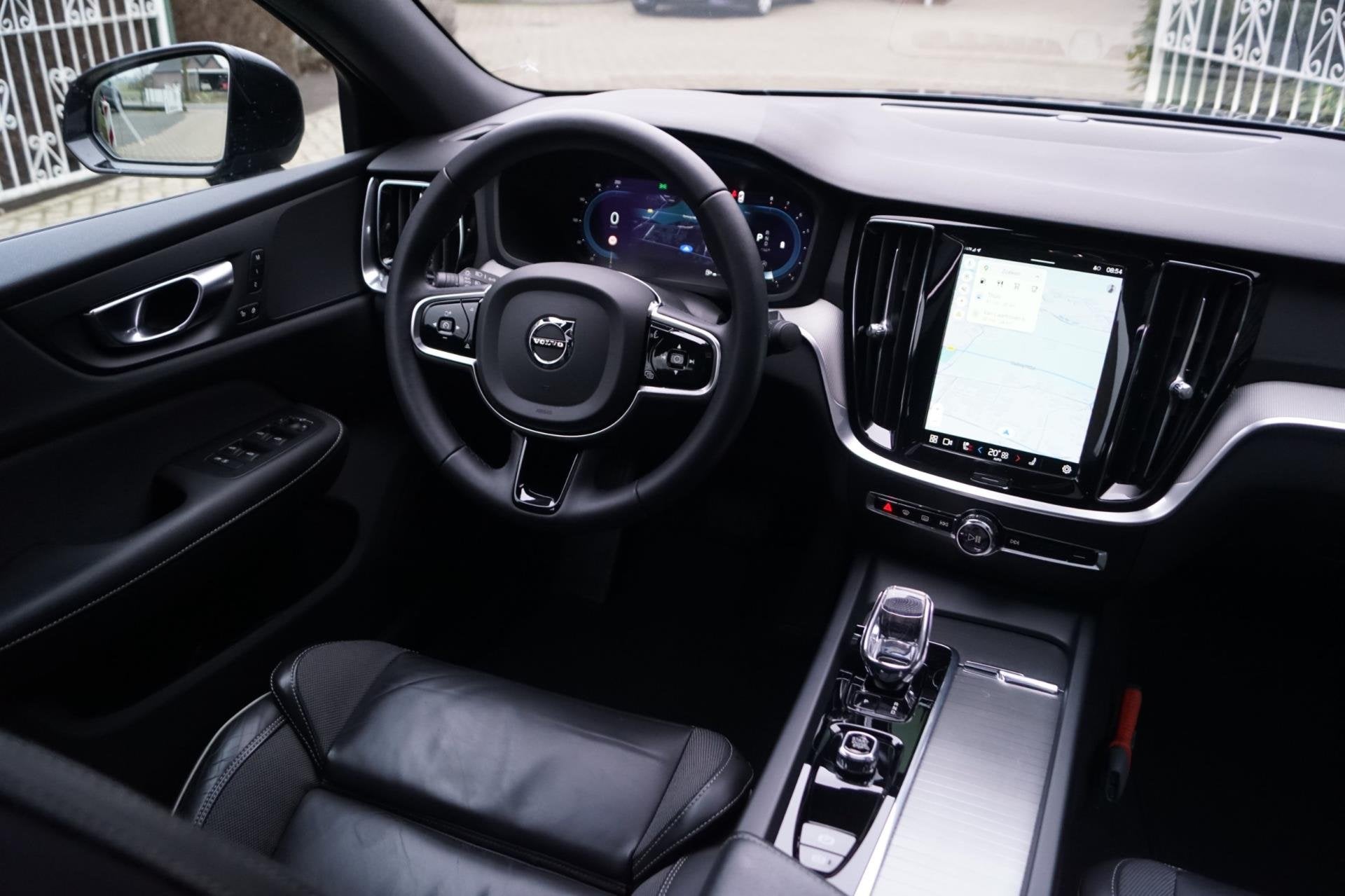 Volvo S60 2.0 B4 Plus Dark Autom Panodak Luxe Leder Sportst, Auto's, 4 cilinders, 1969 cc, S60, Bedrijf