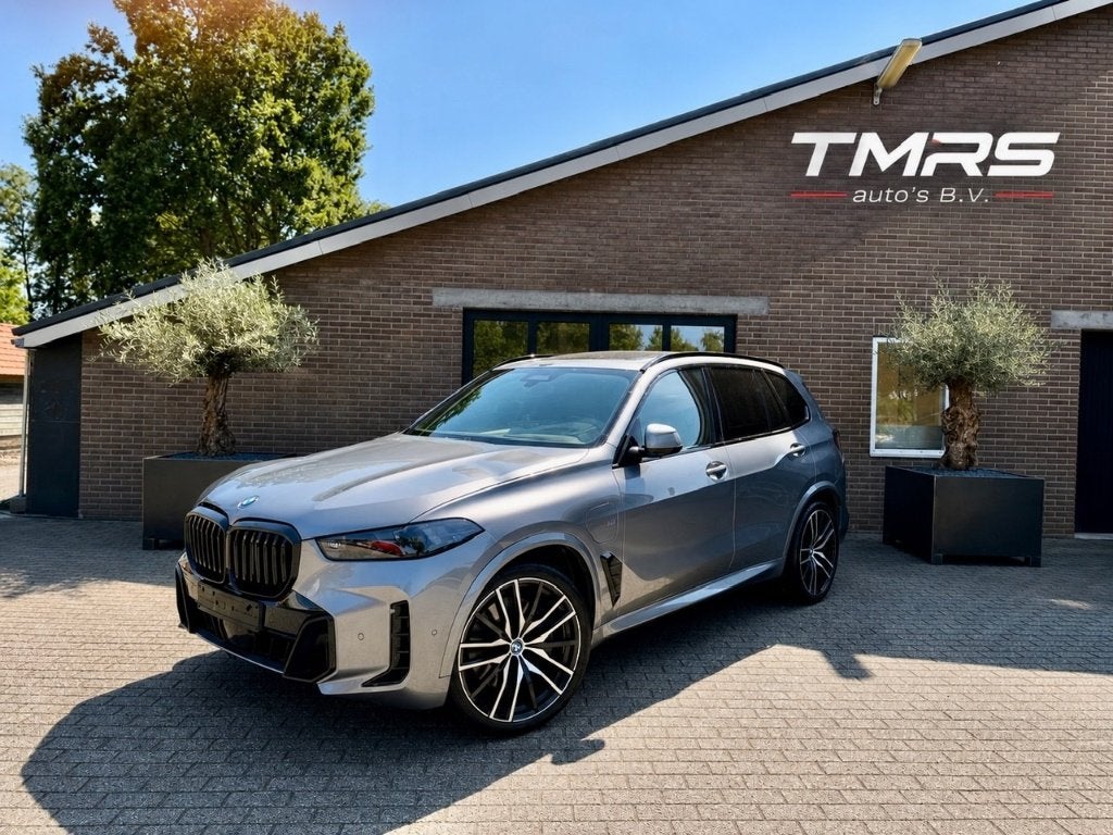 BMW X5 50e xDrive M-Sport PANO LUCHT HUD TREKHAAK AMBIANCE, Auto diversen, Schadeauto's, Munchen, Hybride Elektrisch/Benzine, 2998 cc