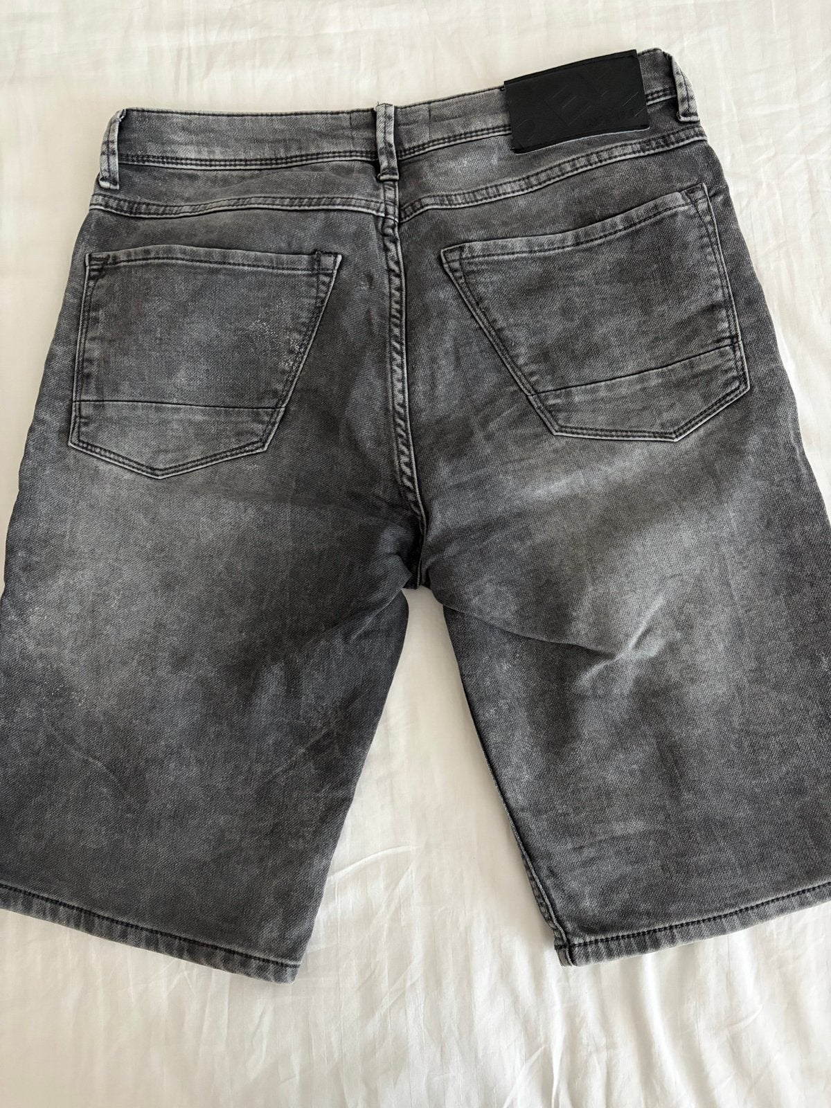 Refill Grijze Denim Shorts - Maat S, Ophalen of Verzenden, Zo goed als nieuw, Grijs, W32 (confectie 46) of kleiner