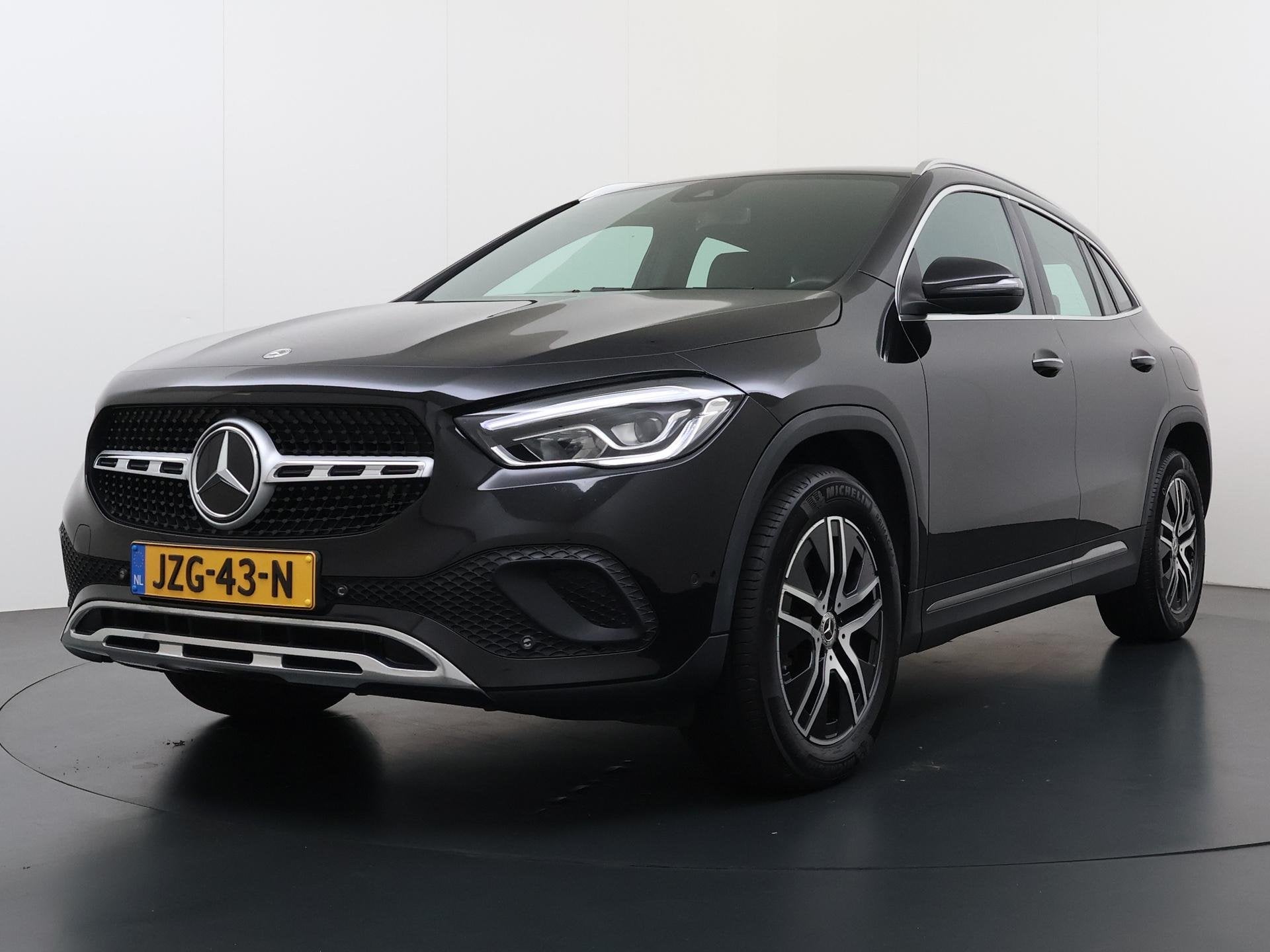 Mercedes-Benz GLA-klasse 250 e Luxury | Keyless | ACC | Ther, Auto's, 4 cilinders, 16 kWh, Leder en Stof, Zwart