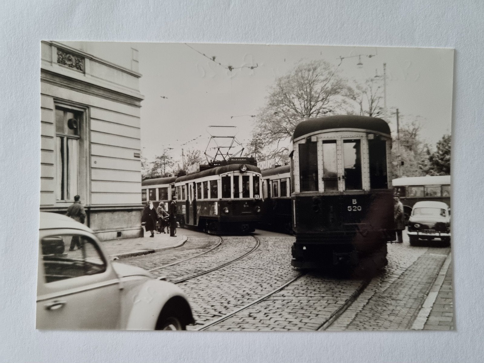A69.)Den Haag Bezuidenhoutscheweg met blauwe trams (o.a. B20, Gebruikt, Foto, Ophalen of Verzenden, 1940 tot 1960