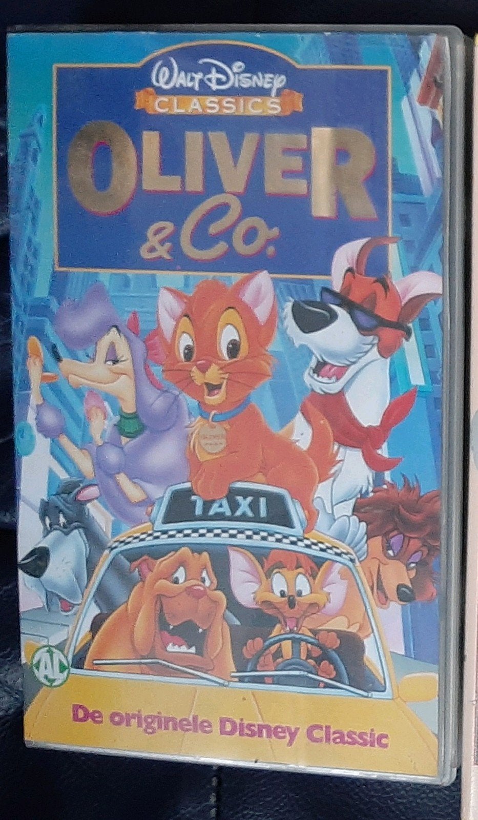 De Disney klassieker  OLIVER &  CO    ! VHS !, Cd's en Dvd's, VHS | Film, Gebruikt, Alle leeftijden, Kinderfilm, VHS
