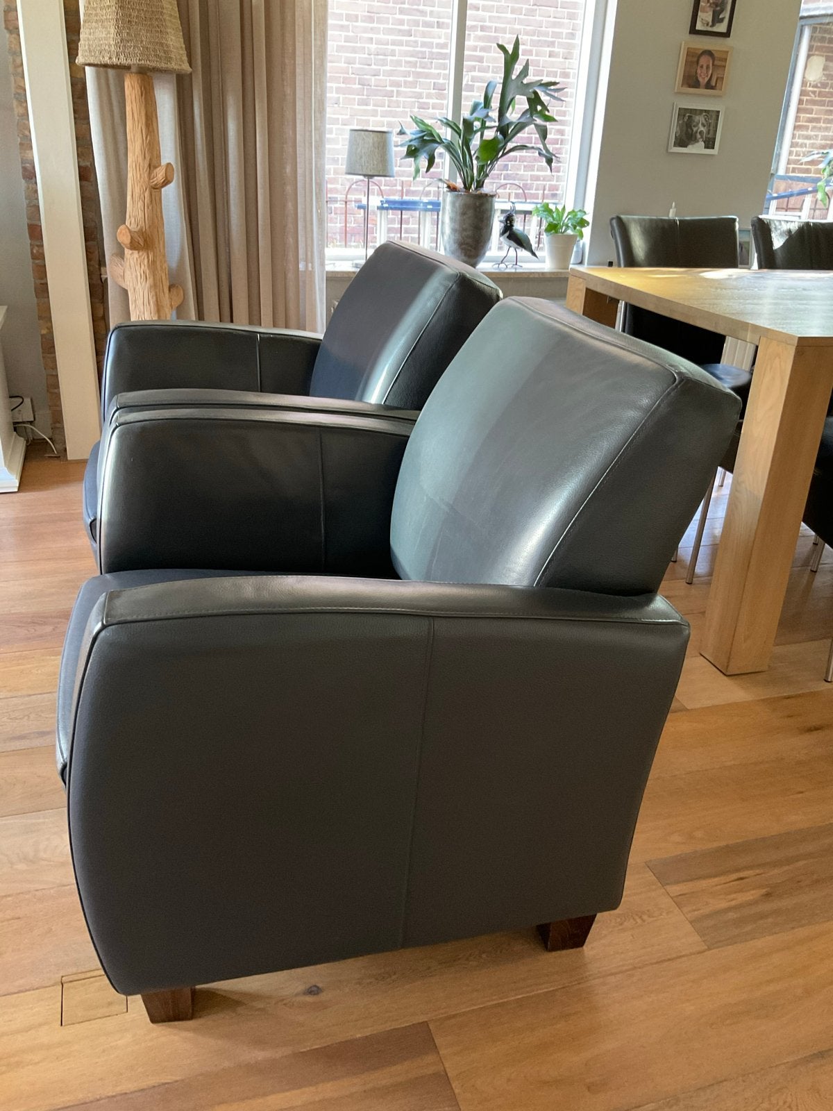 Twee comfortabele leren fauteuils - Donkergrijs, Huis en Inrichting, Fauteuils, Ophalen of Verzenden, Gebruikt, Leer, 75 tot 100 cm