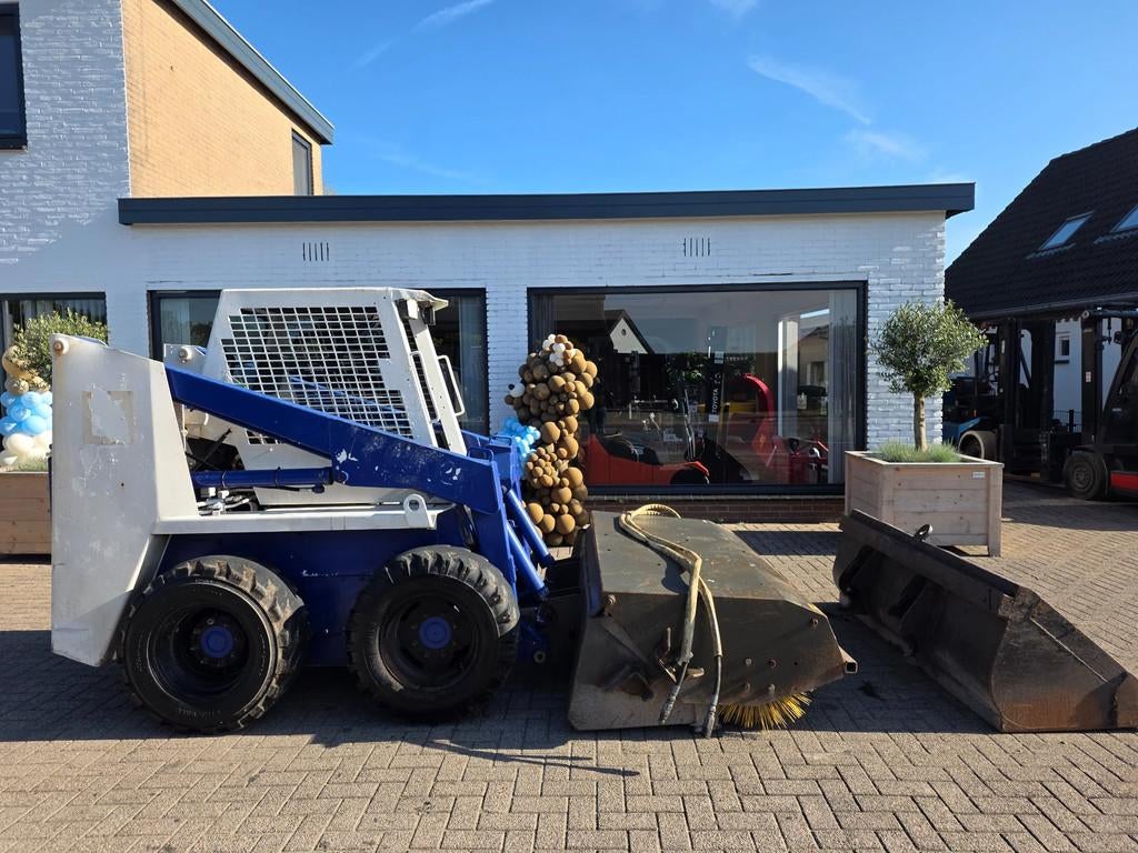 Gehlmax Gehl schranklader veegmachine + bak loader, Wiellader of Shovel