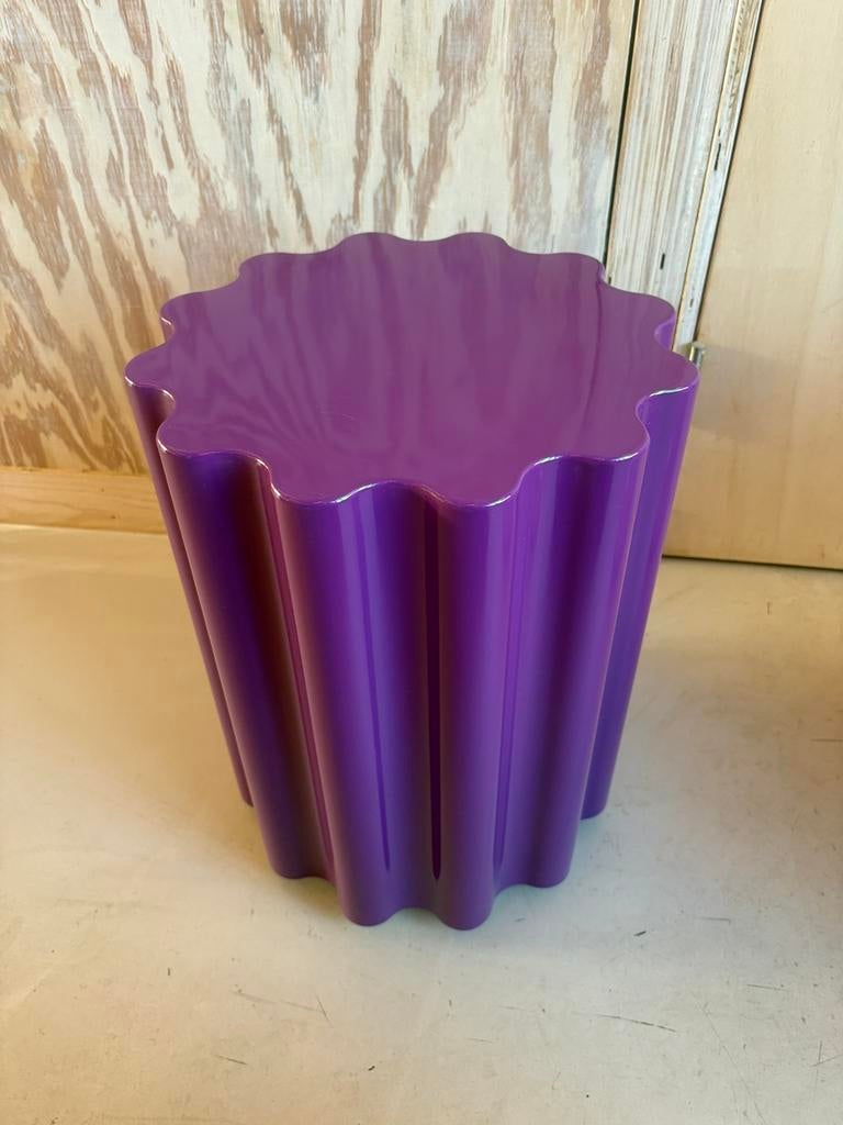 Kartell Colonna kruk / bijzettafel paars, Huis en Inrichting, Ophalen of Verzenden, Gebruikt, Kunststof