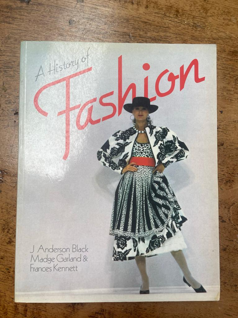 A History of Fashion - J. Anderson Black, Madge Garland, Ophalen of Verzenden, Gelezen, Mode algemeen