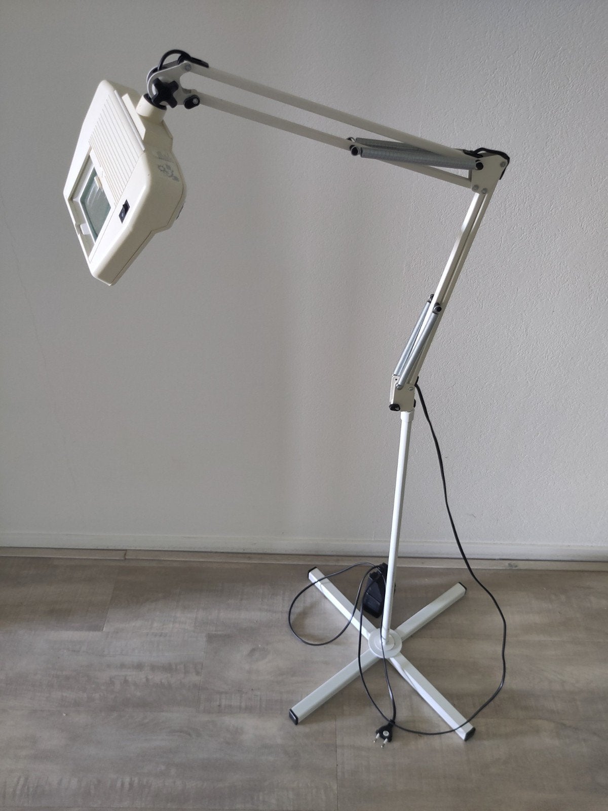 Professionele loeplamp op statief - Ideaal voor precisiewerk, Ophalen, Modern, Functioneel, Overige fittingen, 150 tot 200 cm