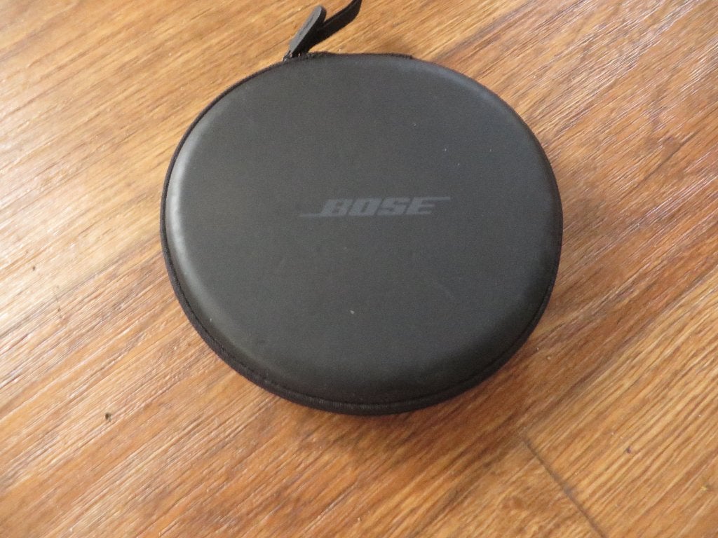 bose travel case rond zwart buiten diameter 16 cm x 3,5 cm, Audio, Tv en Foto, Koptelefoons, Gebruikt, Ophalen of Verzenden, Bose