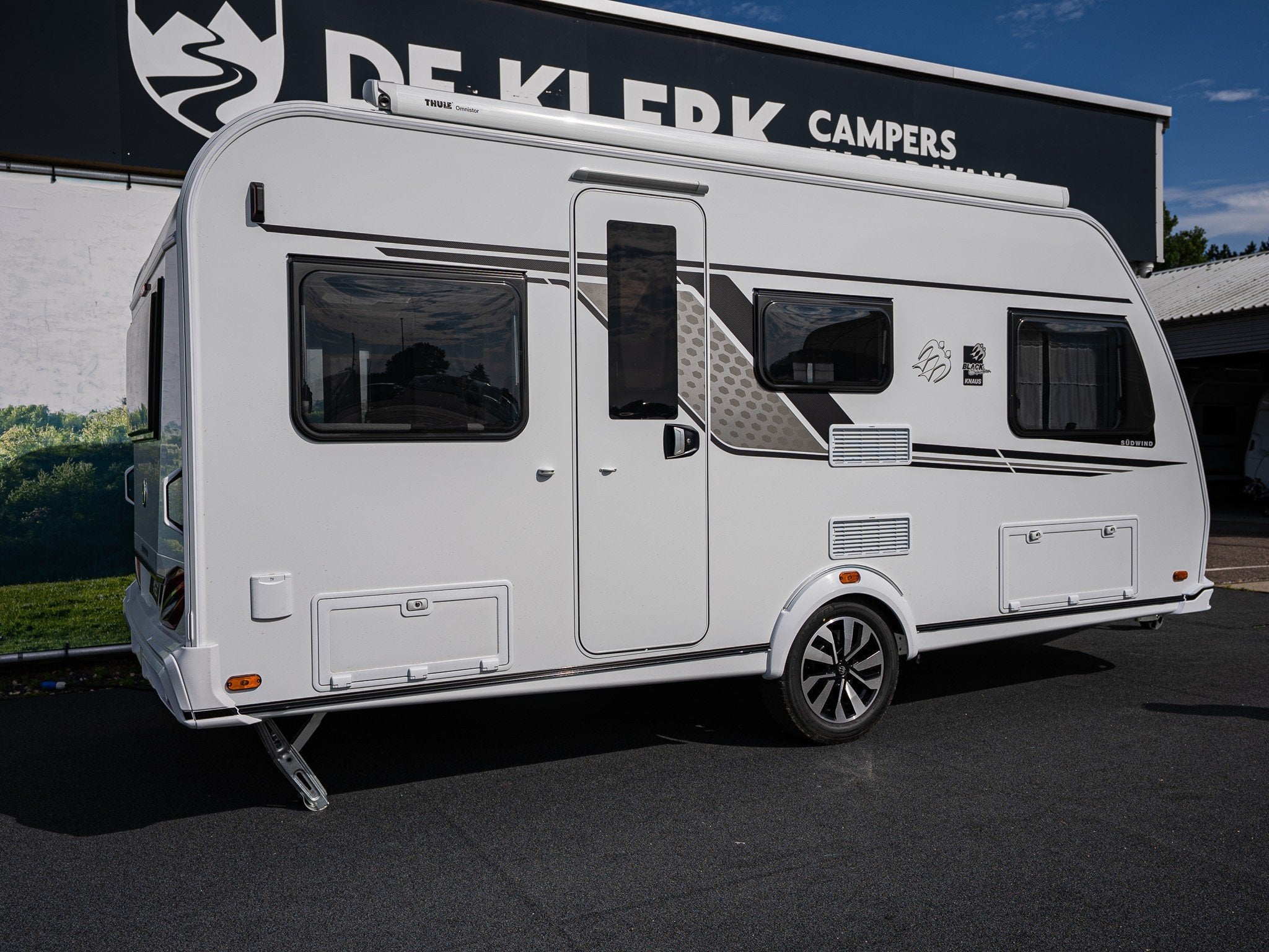 Knaus SUDWIND 460 EU Black Selection / 50% Deals (bj 2027), Bedrijf, Tot en met 3, Info@deklerkcaravans.nl, 6 tot 7 meter