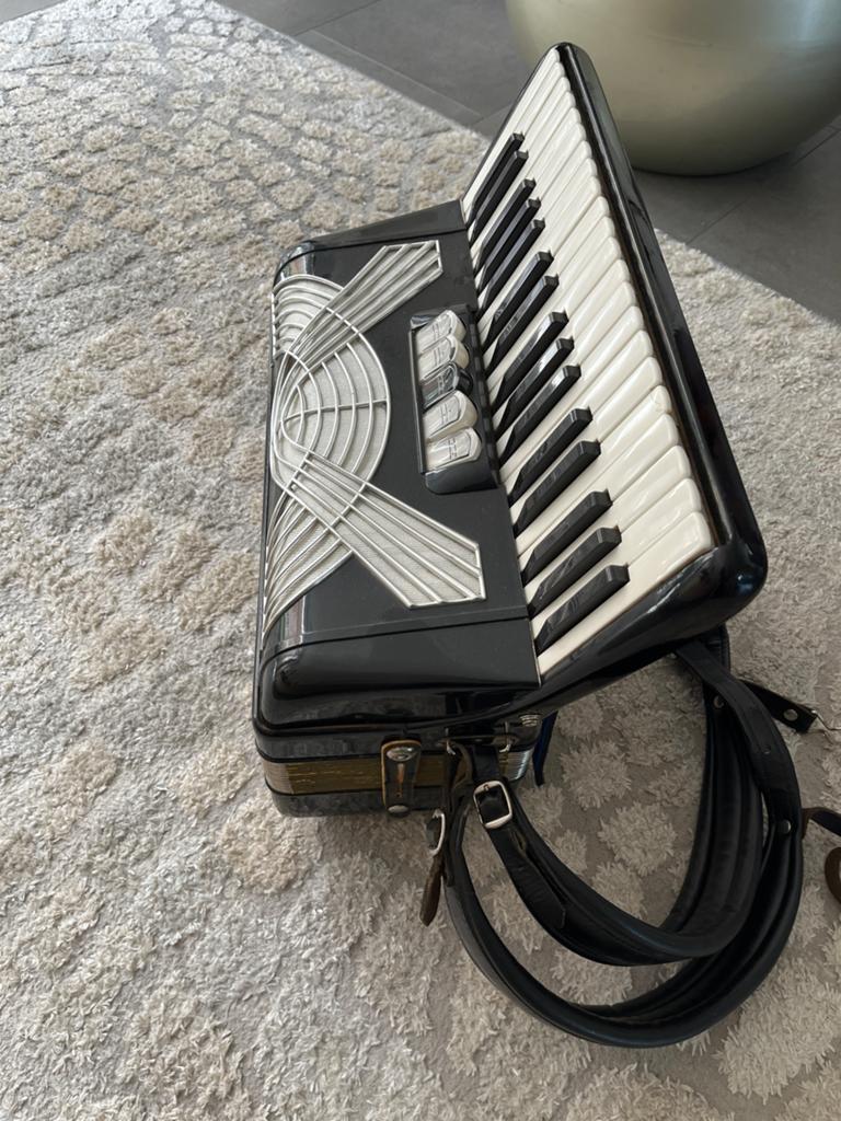 Hohner Accordeon - Zwart, Gebruikt, Ophalen, Gebruikt, Met riemen, Toetsaccordeon