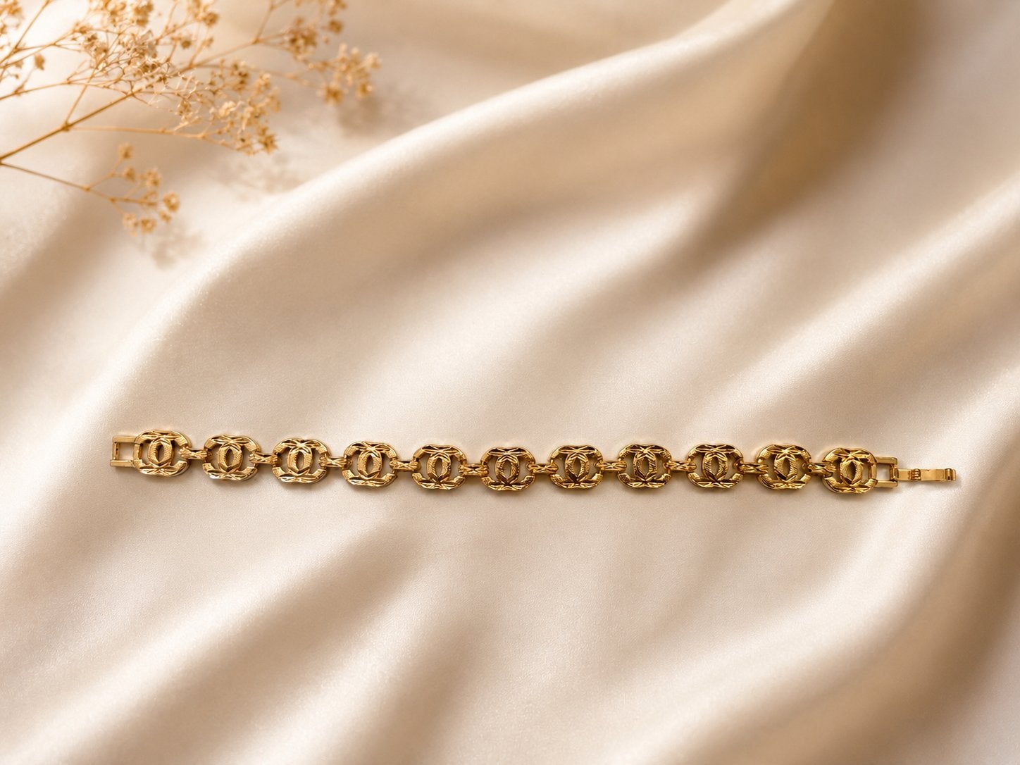 Gouden armband met uniek design, Ophalen of Verzenden, Nieuw, Goud, Staal