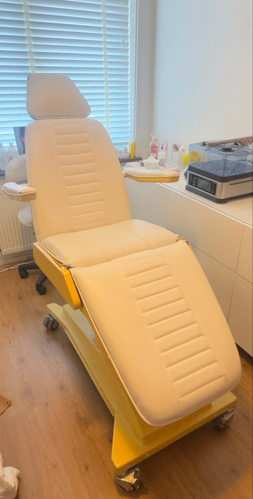 Behandelstoel schoonheidssalon schoonheidsspecialiste, Ophalen, Gebruikt, Overige kleuren, Eén