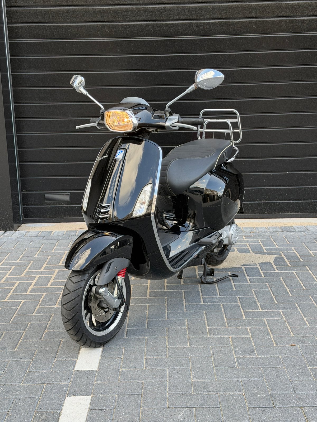 Vespa Sprint 2018 e4! Glans zwart ! 2200KM Snor, Fietsen en Brommers, Overige modellen, Ophalen of Verzenden, Zo goed als nieuw