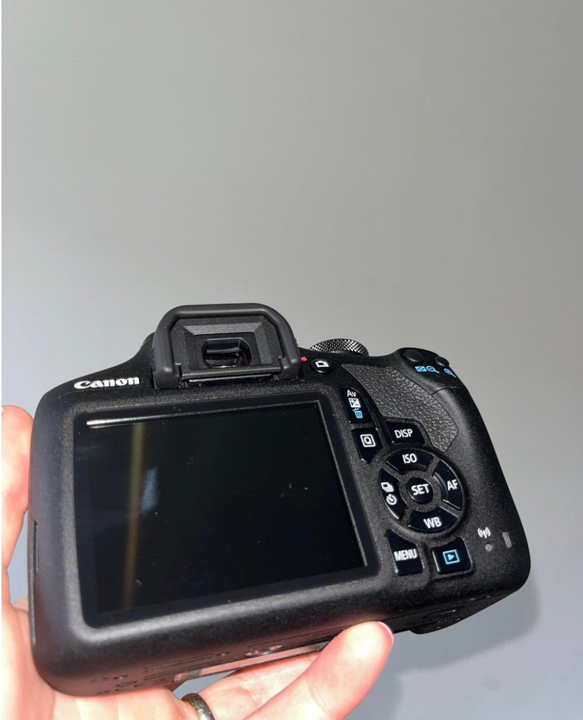 Foto 5 van Nieuwe Canon camera EOS2000D met tas