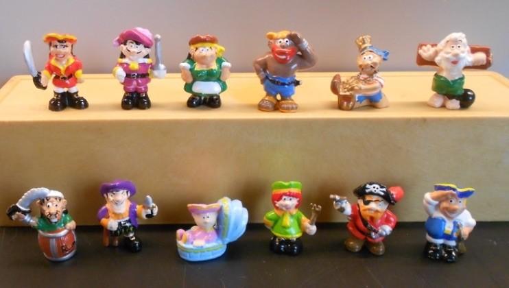 12x PIRATEN = " Funny Famliy Pirates " = In 1 koop te koop, Verzamelen, Poppetjes en Figuurtjes, Ophalen, Zo goed als nieuw