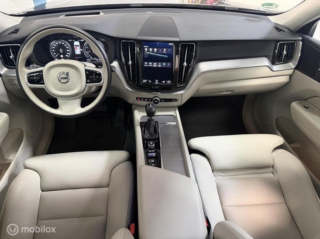Volvo XC60 2.0 T5 AWD Inscription PANO/LEER/HUD/TREKHAAK, Automaat, Gebruikt, 4 cilinders, 1969 cc