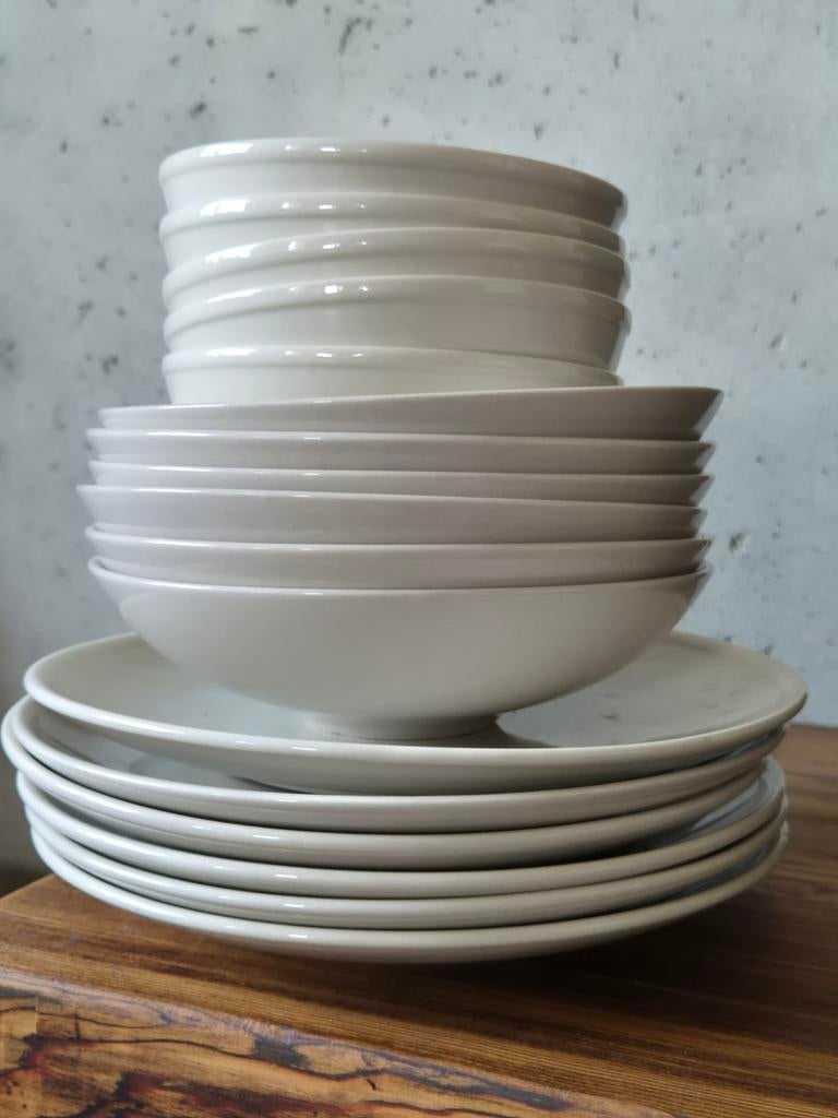 Mooi crèmewit Maria Vinka (IKEA) servies - 17 stuks, Ophalen, Porselein, Overige stijlen, Bord(en)