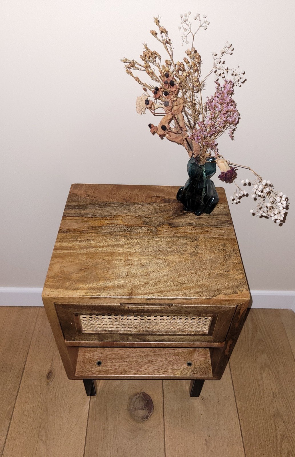 Houten nachtkastje met lade, Minder dan 45 cm, Zo goed als nieuw, Hout, 55 tot 70 cm