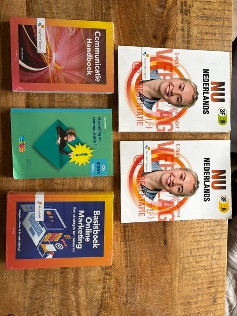 Nederlands, Marketing en Communicatie Boeken (5 stuks), Ophalen, Zo goed als nieuw, Economie en Marketing, Diverse Auteurs