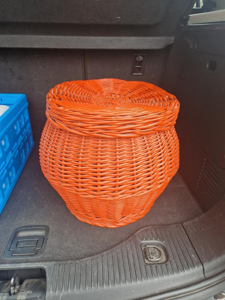 Oranje vintage rieten mand, Ophalen, Rond, Riet