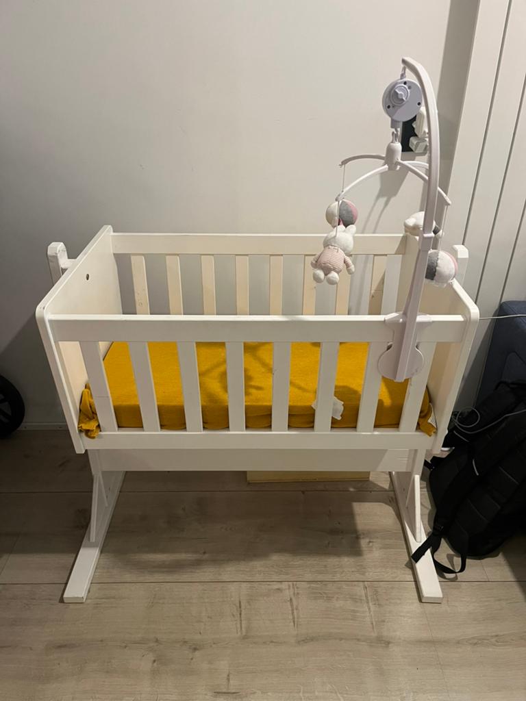 Mooi houten Schommelwieg, Kinderen en Baby's, Babywiegjes en Ledikanten, Ophalen of Verzenden, Zo goed als nieuw, Wieg