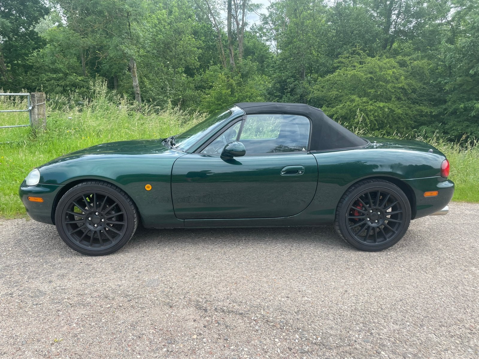 Mazda MX-5 1.6 I 2000 carbrio, hardtop. Nieuwe apk, Auto's, 40 €/maand, 4 cilinders, Cabriolet, 990 kg
