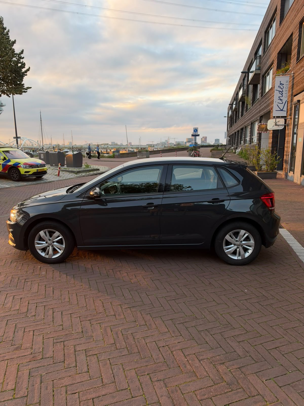 Volkswagen Polo 1.0 TSI 95pk 2019 Grijs, Auto's, 95 pk, 1055 kg, 570 kg, Particulier
