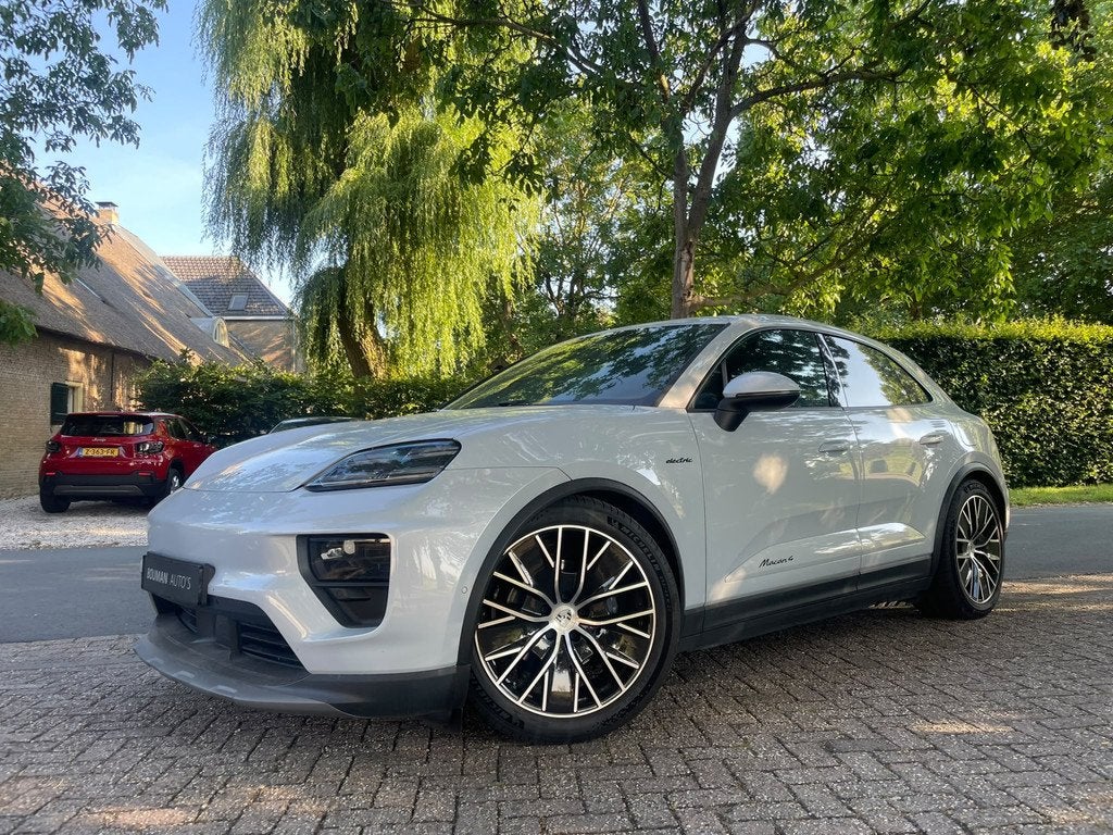 Porsche Macan 4 100 kWh Panorama Luchtvering Matrix Passenge, Auto's, Porsche, Automaat, Gebruikt, 2000 kg, 564 km