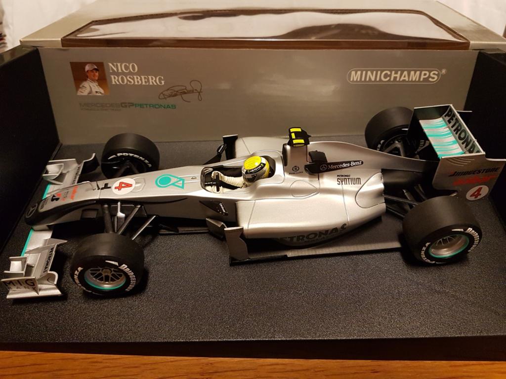 F1 mercedes amg wm01 Nico rosberg Showcar 2010, Ophalen of Verzenden, Zo goed als nieuw, Auto, MiniChamps
