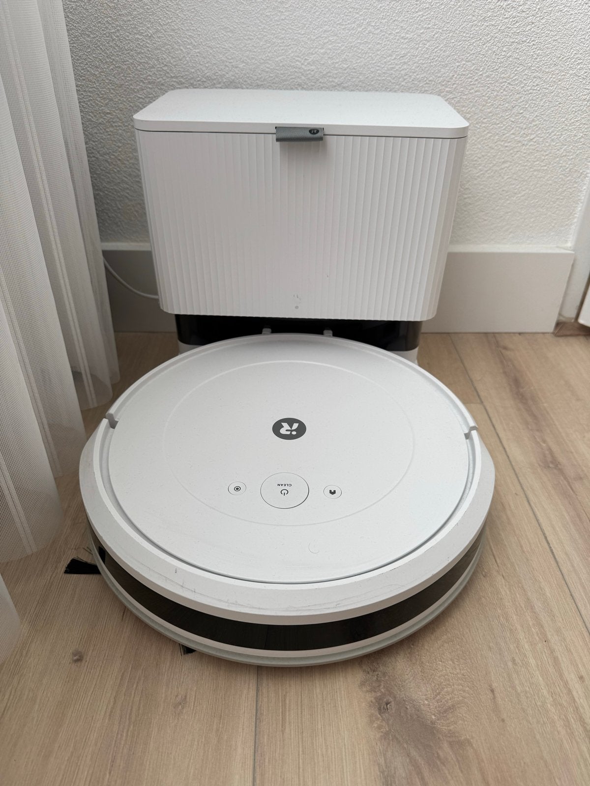 IRobot Roomba combo Essential Y0+, Witgoed en Apparatuur, Stofzuigers, Zo goed als nieuw, Robotstofzuiger, iRobot, Automatisch legen
