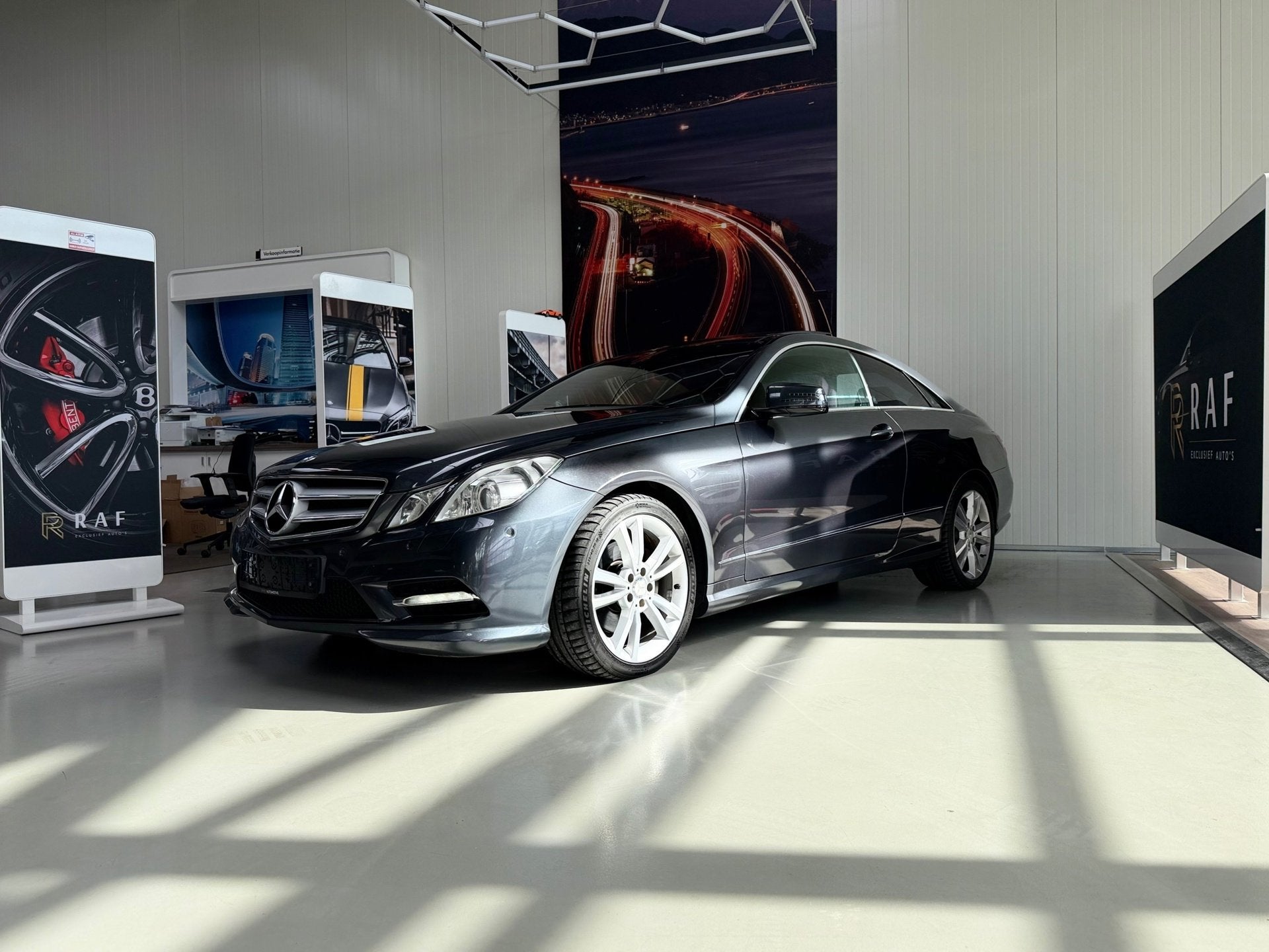 Mercedes-Benz E-klasse Coupé 350 CGI Avantgarde,Export pric, Auto's, Automaat, Dealer onderhouden, Achterwielaandrijving, Gebruikt
