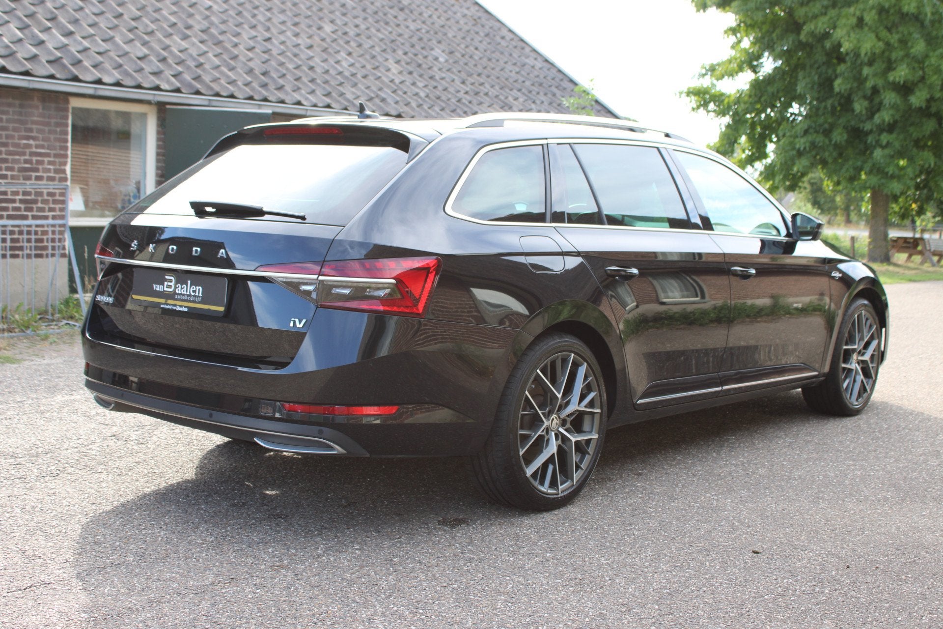 Skoda Superb Combi 1.4 TSI iV PHEV LAURIN & KLEMENT SOh 94.1, Auto's, Skoda, Gebruikt, Zwart, 1668 kg, Hybride Elektrisch/Benzine