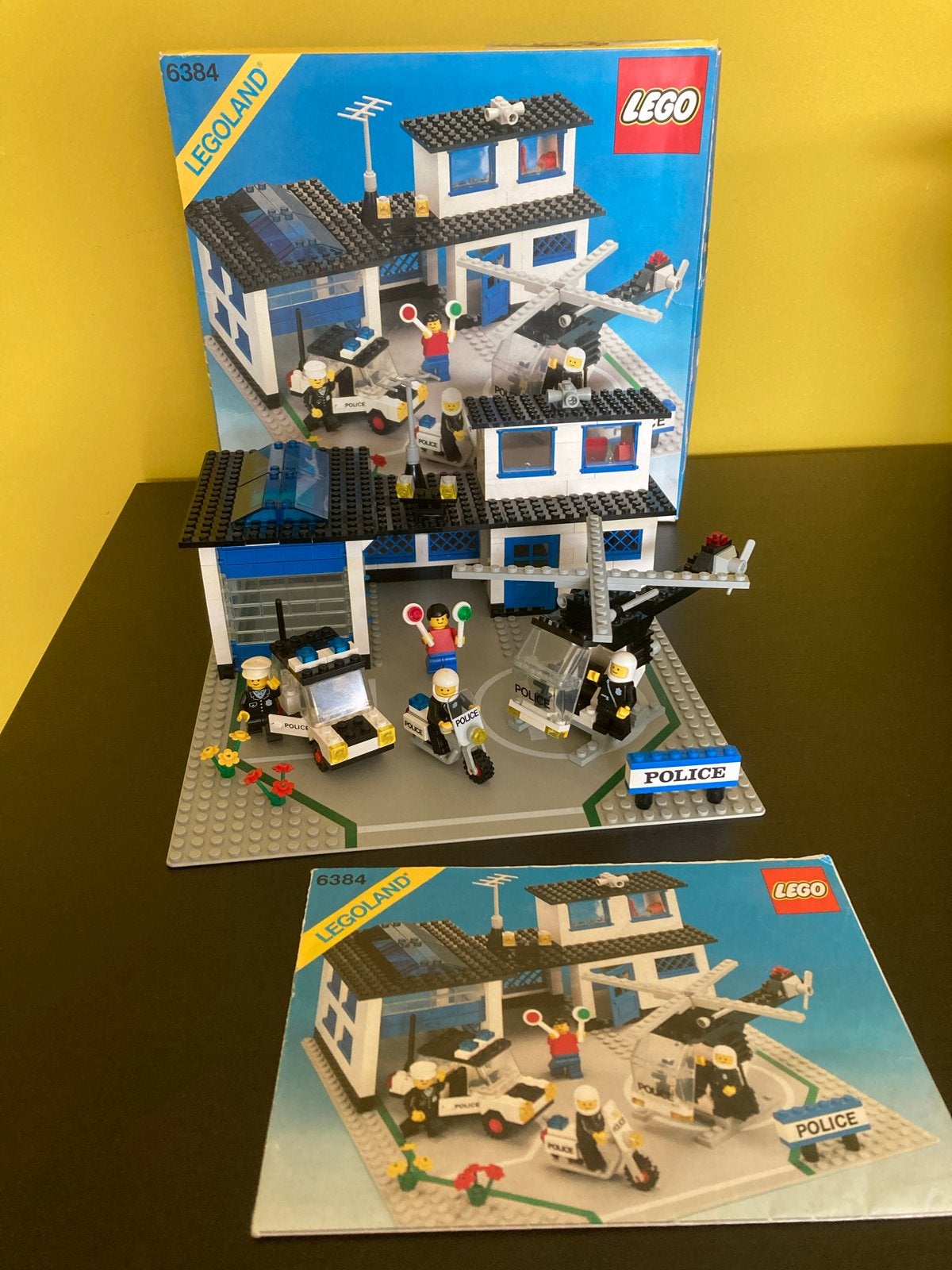 Lego Politiebureau 6384 compleet met doos en instructies, Kinderen en Baby's, Speelgoed | Duplo en Lego, Gebruikt, Lego, Ophalen of Verzenden